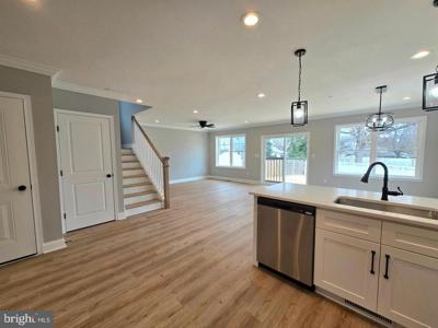 8478 GARDEN ROAD