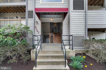 2123 QUAY VILLAGE COURT
