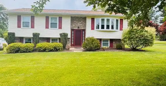 8 FAIRHILL ROAD