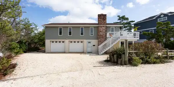 1013A LONG BEACH