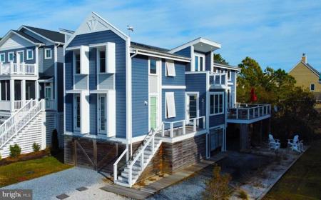 658 TINGLE AVENUE