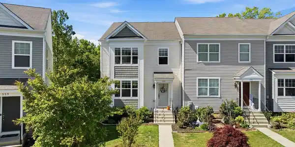 555 ENGLISH OAK LANE
