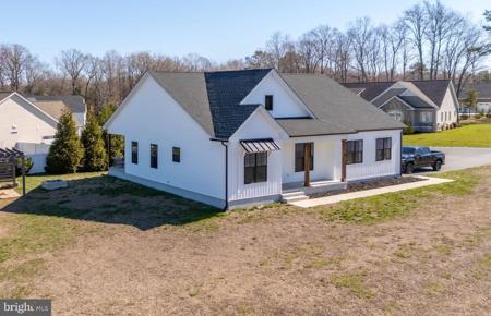 7719 CLYDESDALE COURT