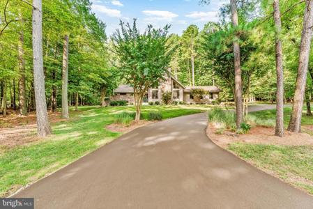 1180 THOMPSON COURT