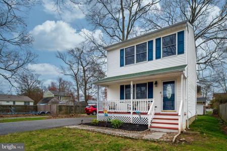 1311 HOLLY STREET