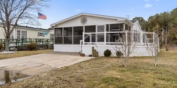 26334 JENNIFER LEE DRIVE