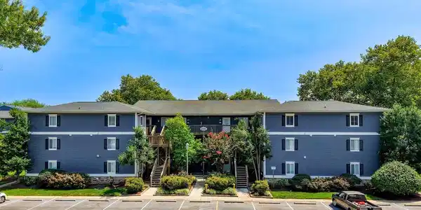 200 HENLOPEN STATION