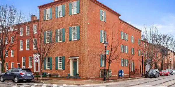 137 LEE STREET