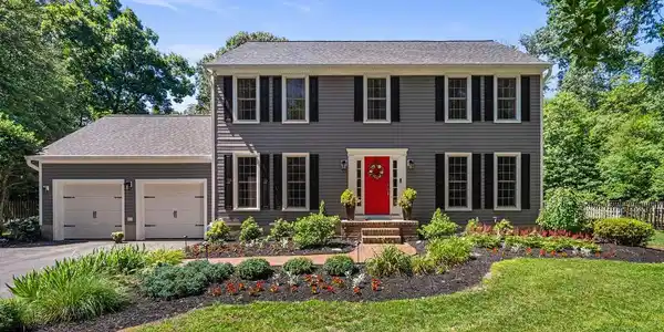 236 AMBLESIDE DRIVE