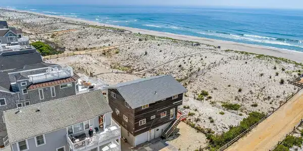 117 E SURF AVENUE
