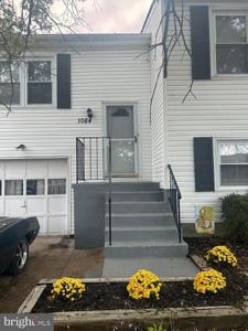 1084 WOODLAWN AVENUE