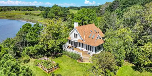 6271 NEAVITT MANOR ROAD