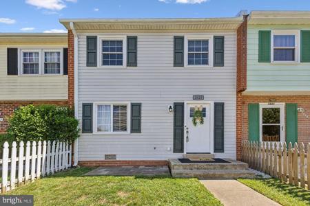 2825 BANKS COURT
