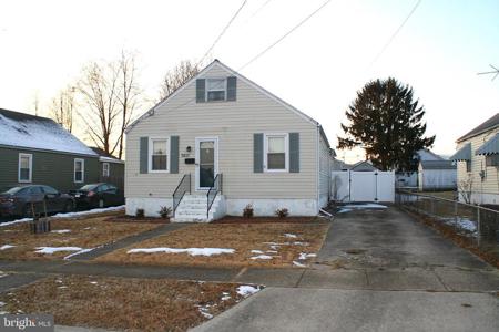 7613 MAPLE ROAD