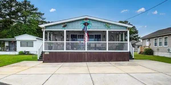 35668 SALT MARSH LOOP