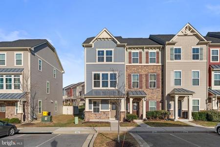 562 WHITE OAK DRIVE