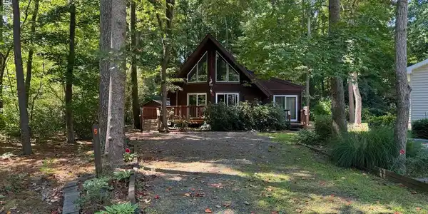 5 AURORA COURT