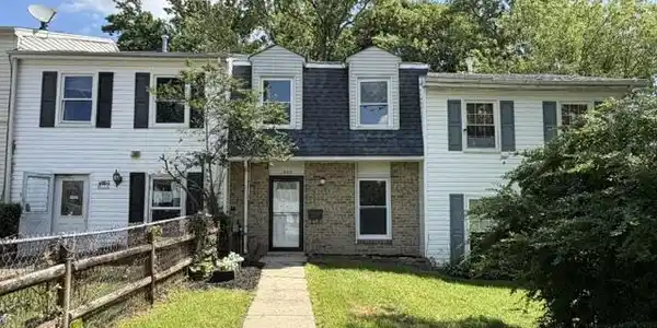 1003 WATERSIDE COURT