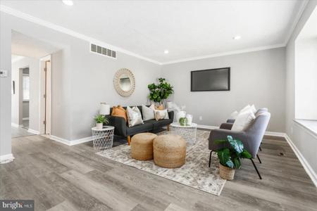 1424 HARFORD SQUARE DRIVE