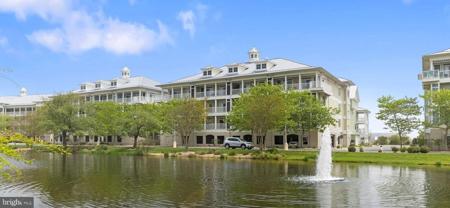 4 FOUNTAIN DRIVE E