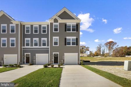 402 HALYARD COURT