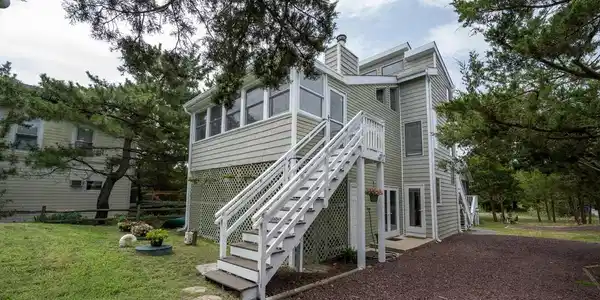 1105 BAY SHORE DRIVE