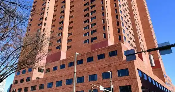 10 LEE STREET