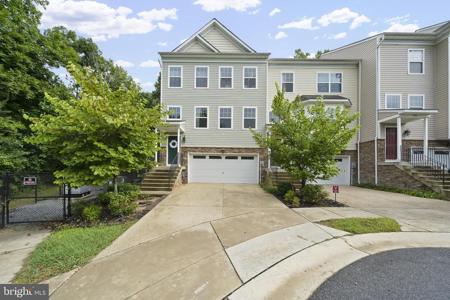 702 PIN OAK COURT