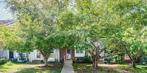 22 BUTTONBUSH COURT