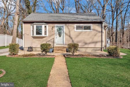 4 SPRING KNOLL DRIVE