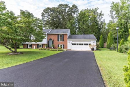 2 GLOUCESTER WAY