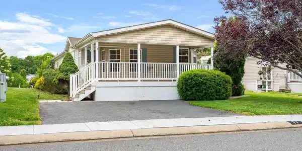 77 WOODS WAY