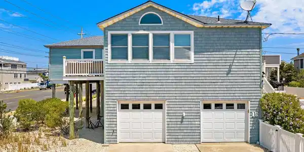 1 HOBART AVENUE