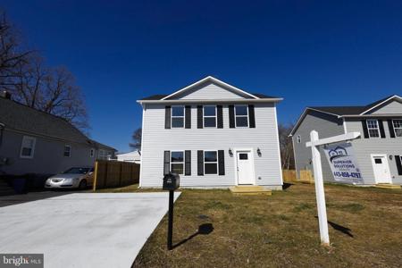 1718 A PINEWOOD DRIVE