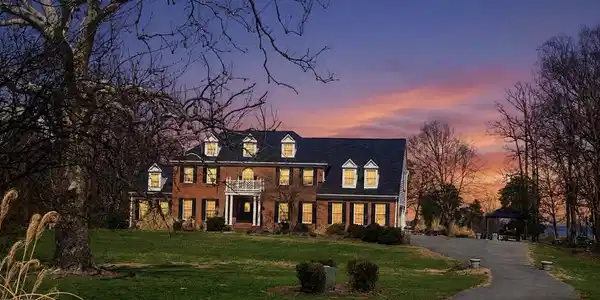 1810 LOVE POINT ROAD