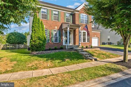 8821 BAILEYS COURT