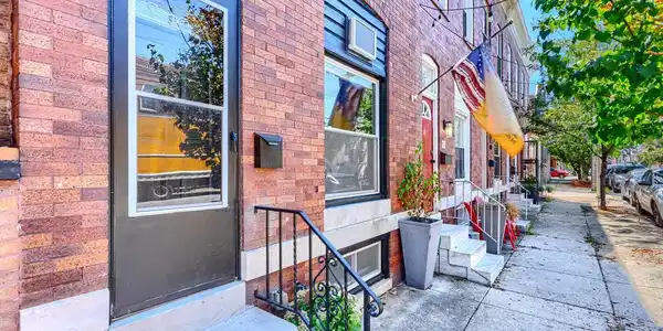 627 EATON STREET