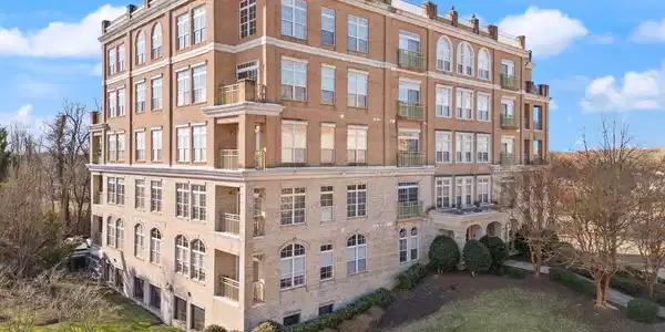 810 BELMONT BAY DRIVE