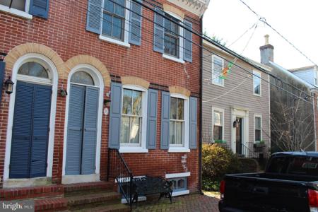15 W 3RD STREET