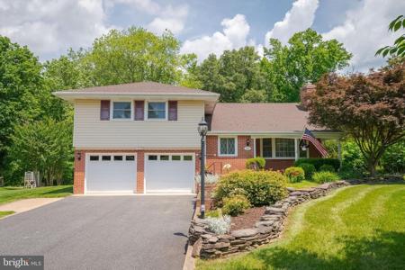521 WINDEMERE DRIVE