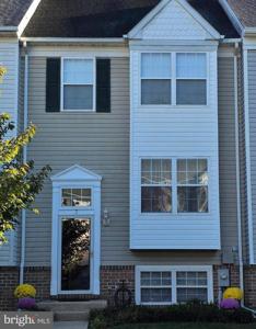 3 LACEBARK COURT