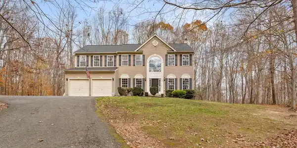 27 BEAVER COURT