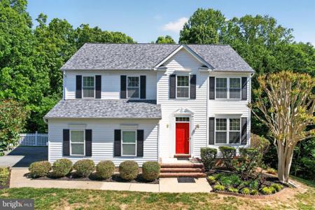 1810 RUDOLPH LANE