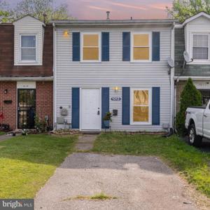 1013 WATERSIDE COURT