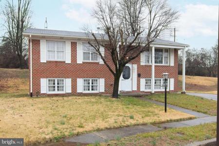 8 WEYHILL COURT