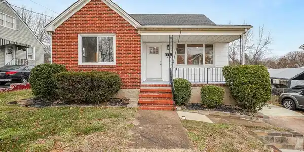 30 3RD AVENUE