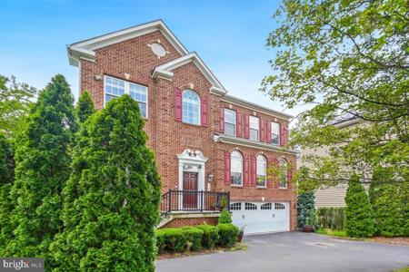 219 BOWEN COURT
