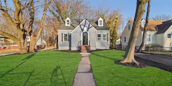 27 PELCZAR AVENUE