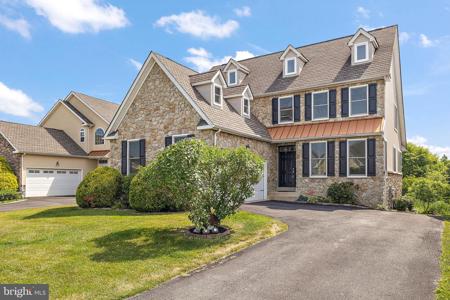 208 N HERON CIRCLE