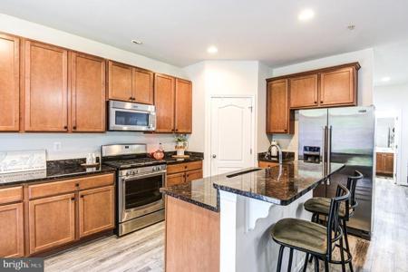 7911 CHARLES COURT